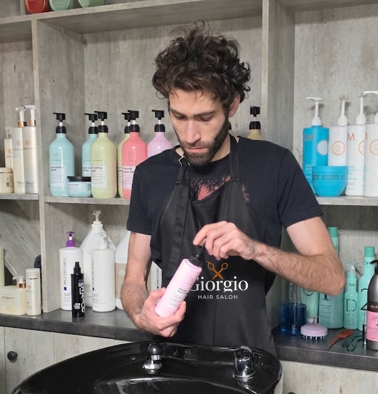 Γιώργος Αντωνίου